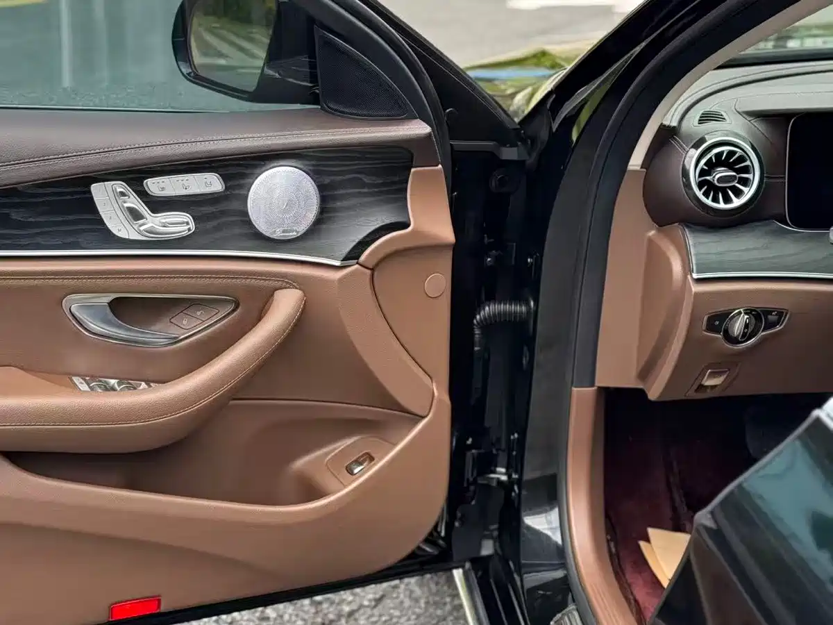 Mercedes-Benz E-Class 2023 E 300 L Luxury фото 11