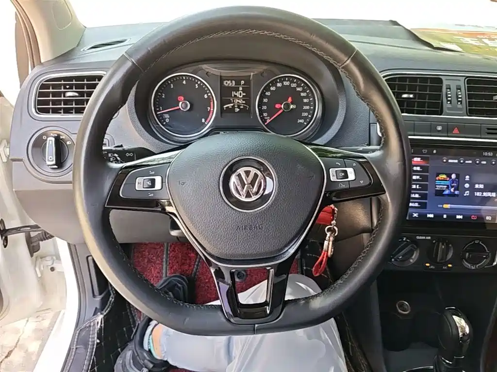 Volkswagen Polo 2016 1.6L Automatic Comfort фото 11