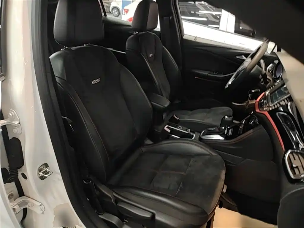 Buick Verano 2018 Hatchback GS 20T Dual Clutch Leading фото 25