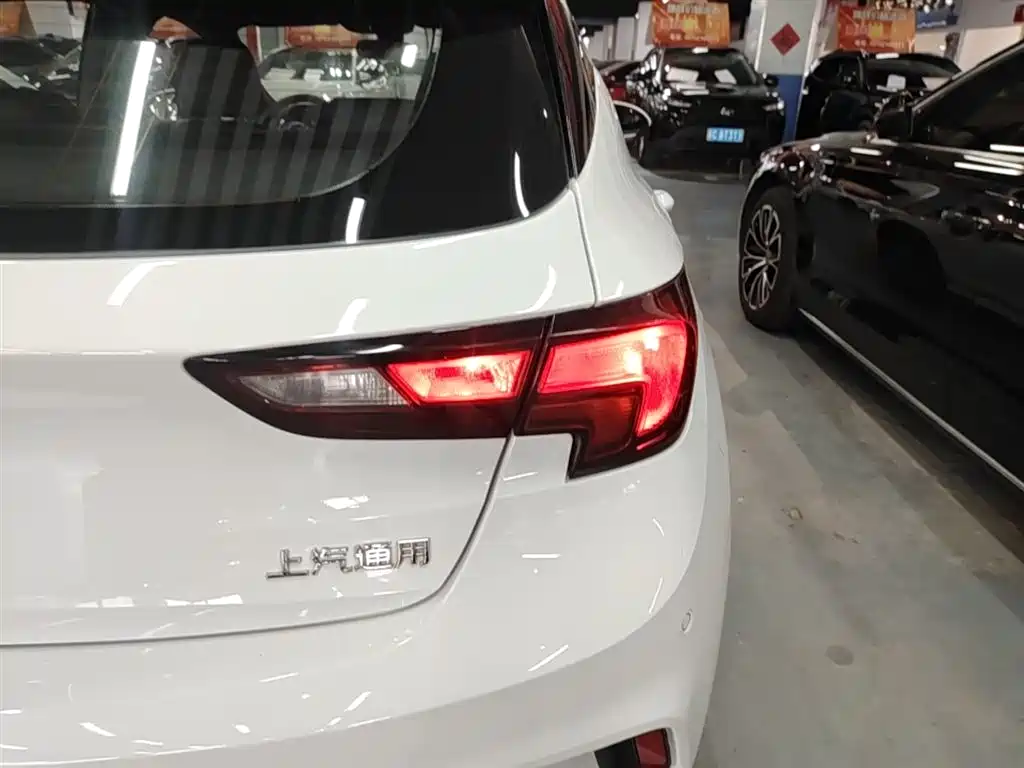 Buick Verano 2018 Hatchback GS 20T Dual Clutch Leading фото 8