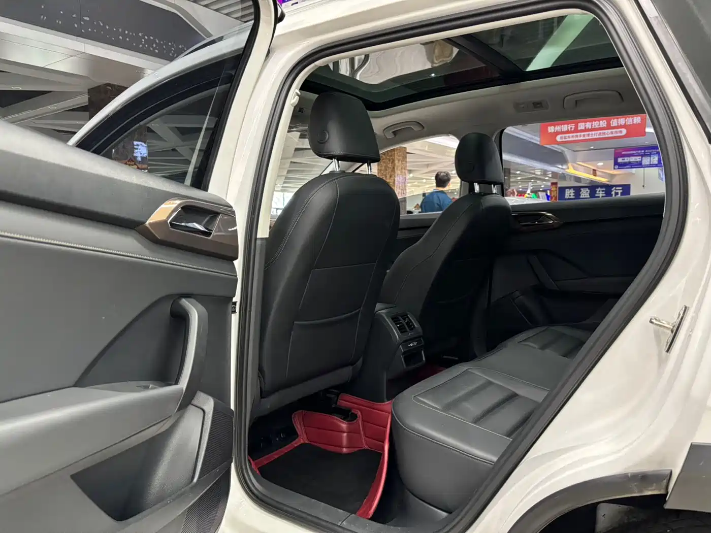 Volkswagen Tharu 2022 280TSI FWD Luxury Edition фото 8