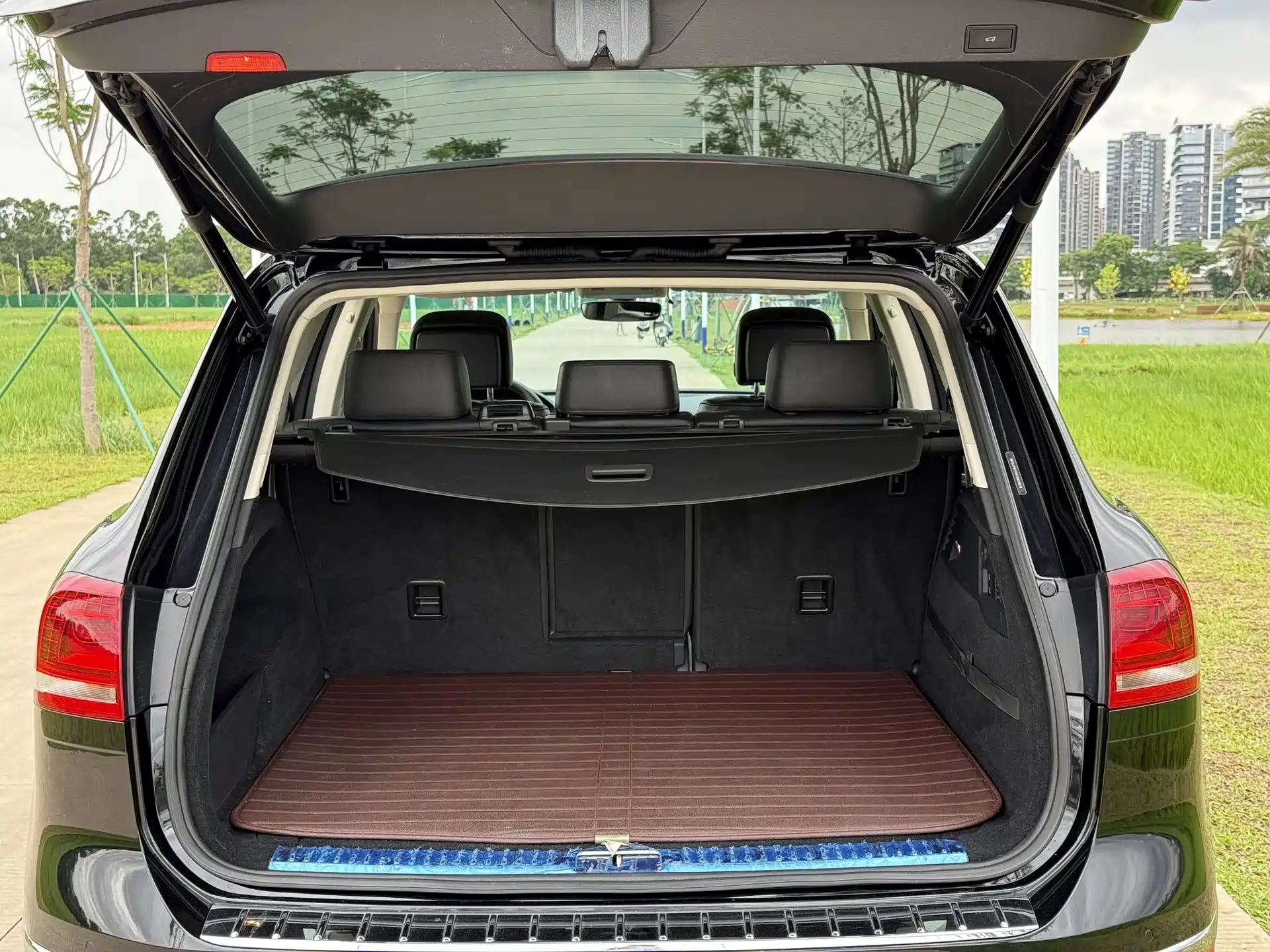 Фото 11 - Volkswagen Touareg
