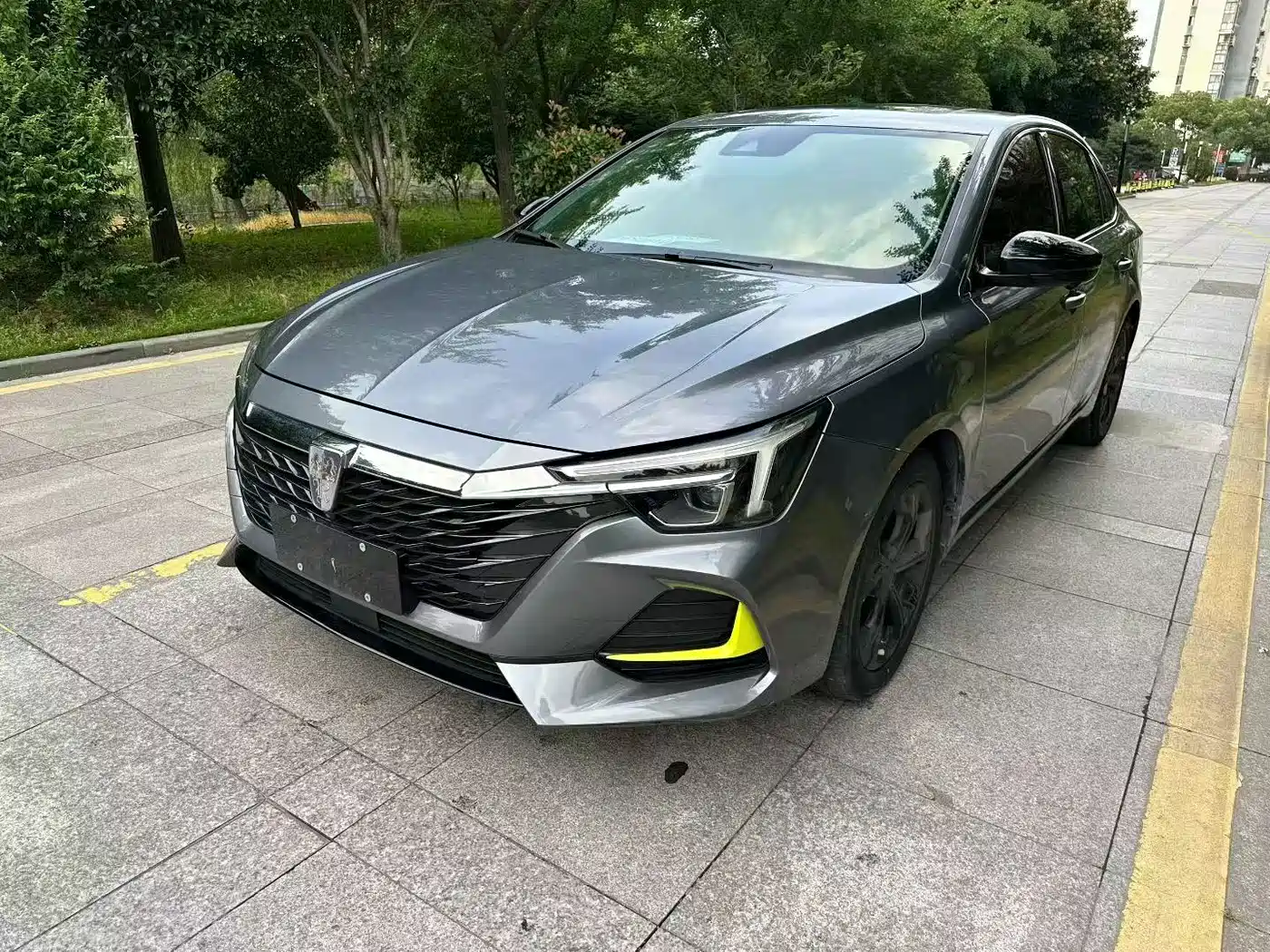 Roewe i6 MAX 2021 2020 Model 300TGI Automatic Cool & Smart Edition