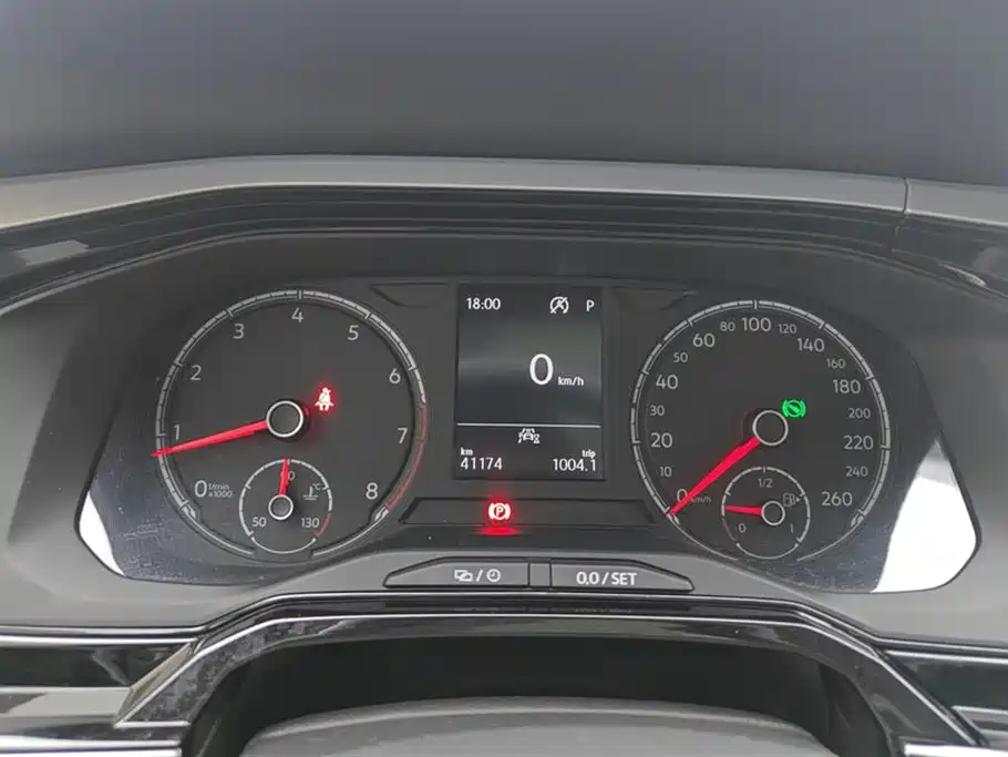 VOLKSWAGEN POLO