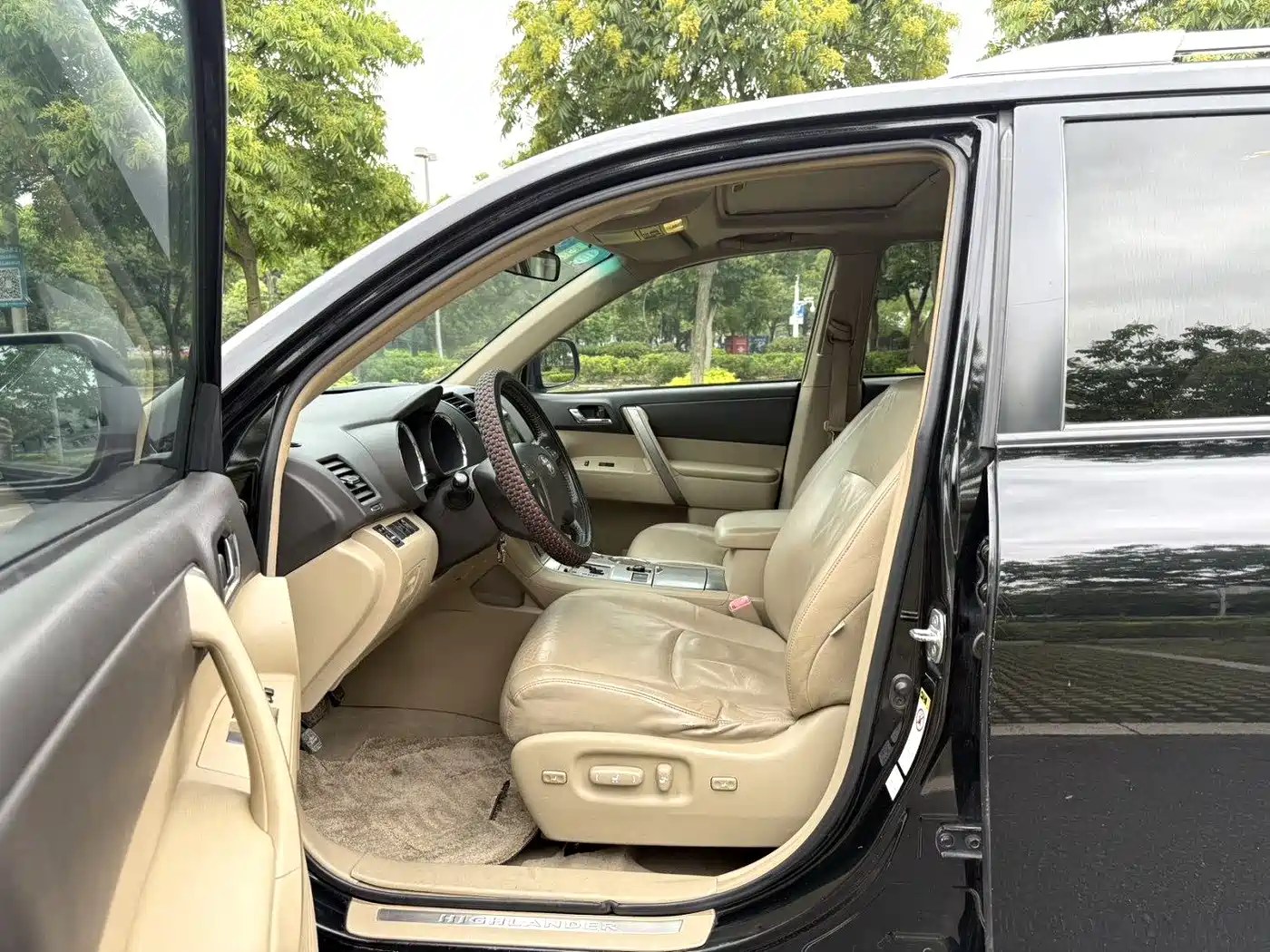Toyota Highlander 2011 2.7L 2WD 7-seat Luxury фото 3