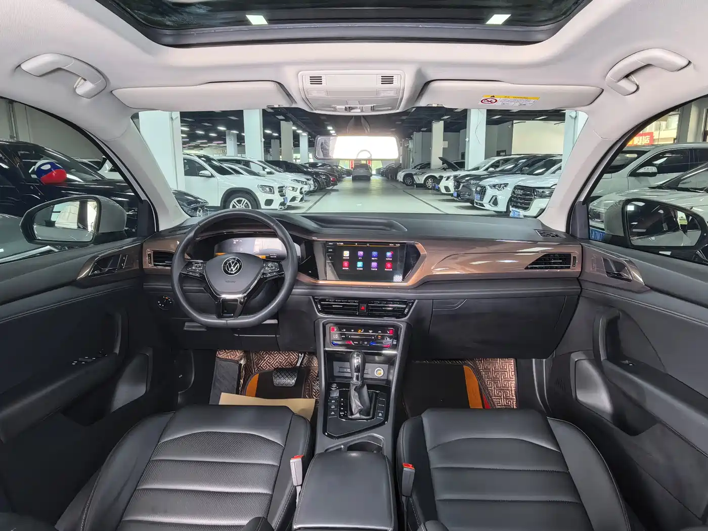 Volkswagen Tharu 2022 280TSI FWD Luxury Edition фото 14