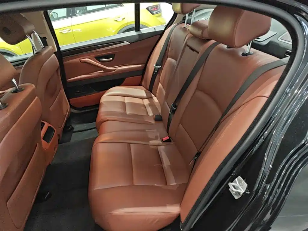 BMW 5 Series 2014 525Li Leading фото 17