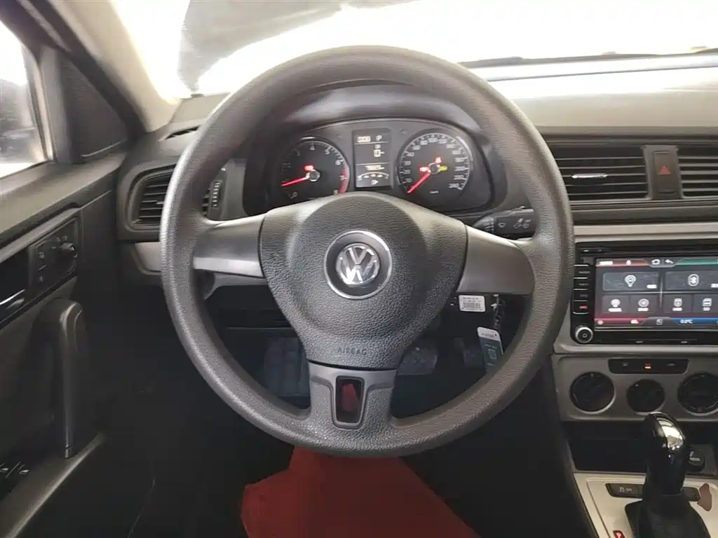 Volkswagen Lavida 2013 Facelift Classic 1.6L Automatic Trend фото 11