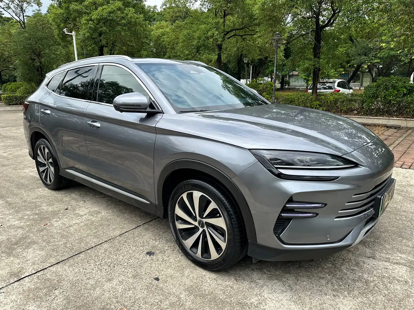 BYD Song PLUS PHEV 2024 Glory Edition DM-i 110km Flagship PLUS фото 2