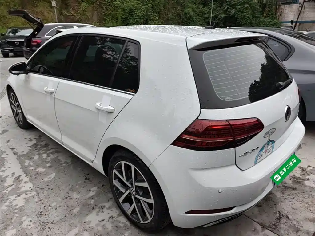 Volkswagen Golf 2020 Beloved Edition 280TSI DSG Comfort фото 23