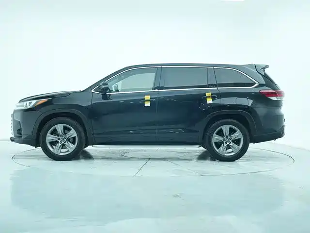 TOYOTA HIGHLANDER