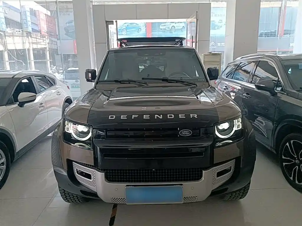 Land Rover Defender 2020 Model 110 P400 HSE фото 3
