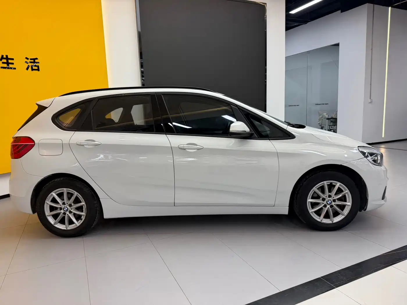 BMW 2 Series Touring 2016 2016 218i Fashion Model