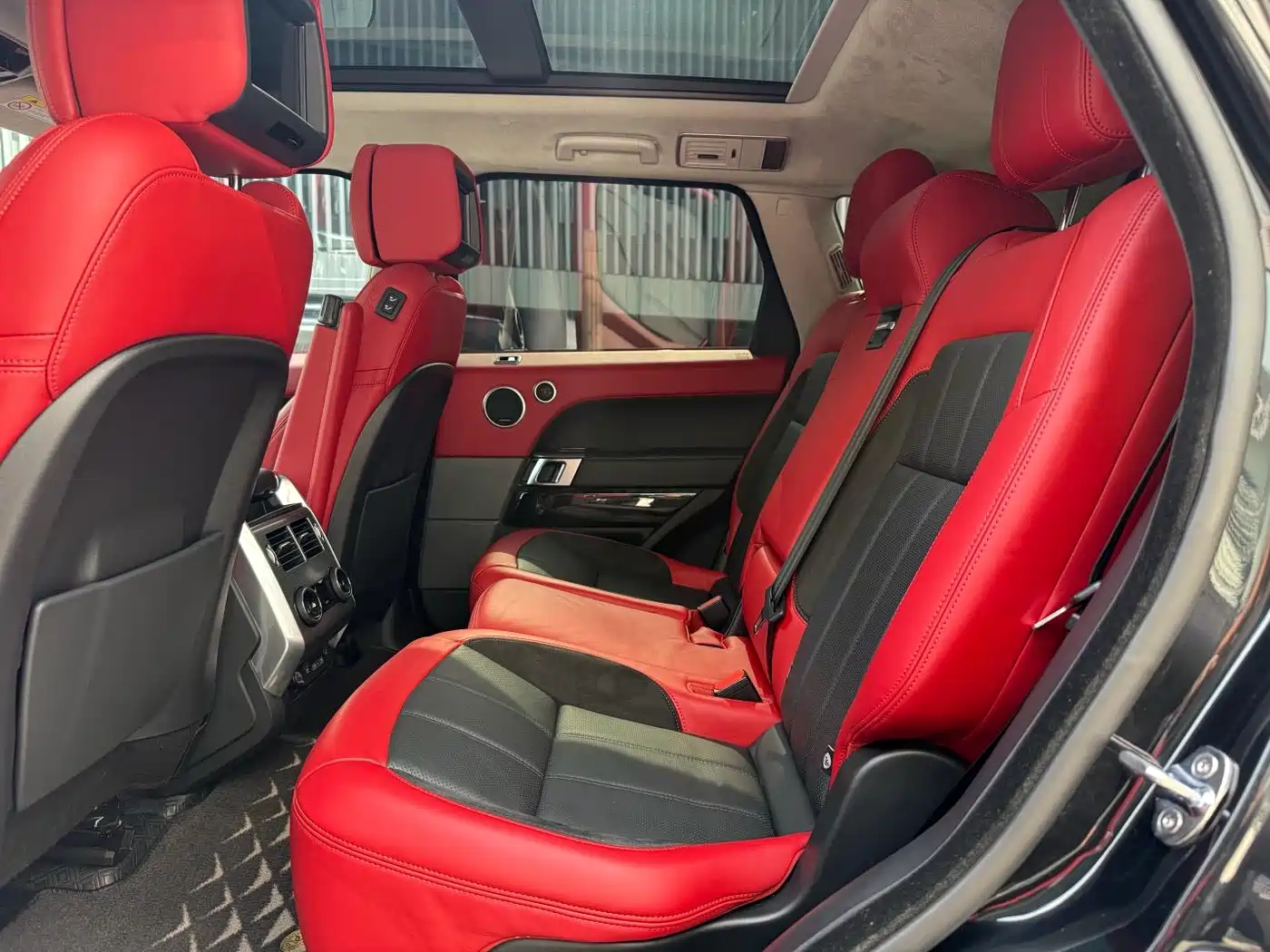 Land Rover Range Rover Sport 2021 3.0 L6 HST фото 4