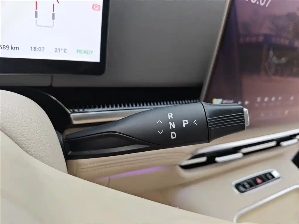Voyah Auto Voyah Dreamer 2025 PHEV AWD Flagship Kunpeng Edition фото 14