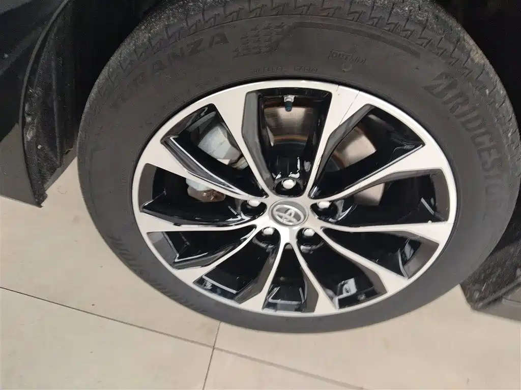 Toyota Avalon 2022 2.0L Luxury Edition фото 23