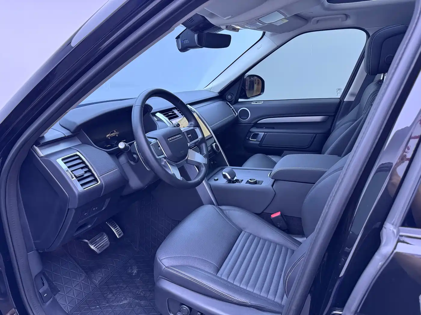 Land Rover Discovery 2023 360PS R-Dynamic SE фото 7