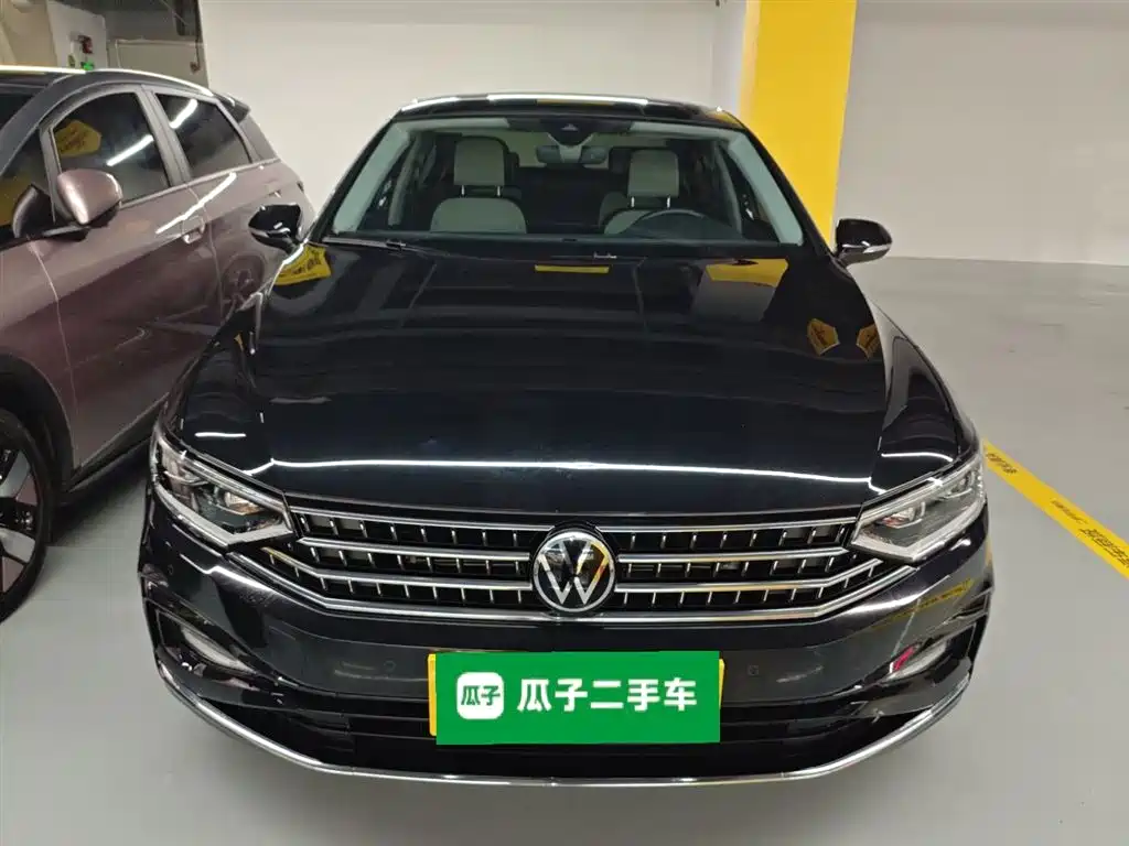 Volkswagen Magotan 2023 Model 2 Million Commemorative Edition 330TSI DSG Luxury фото 3