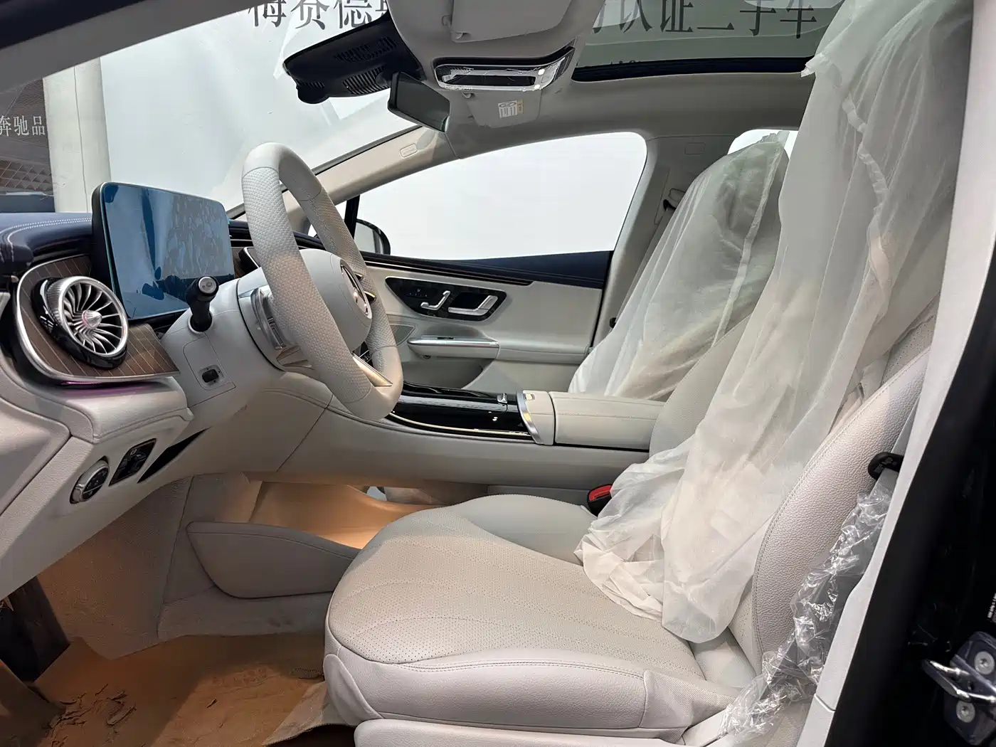 Mercedes-Benz EQE 2025 500 4MATIC Pioneer фото 14