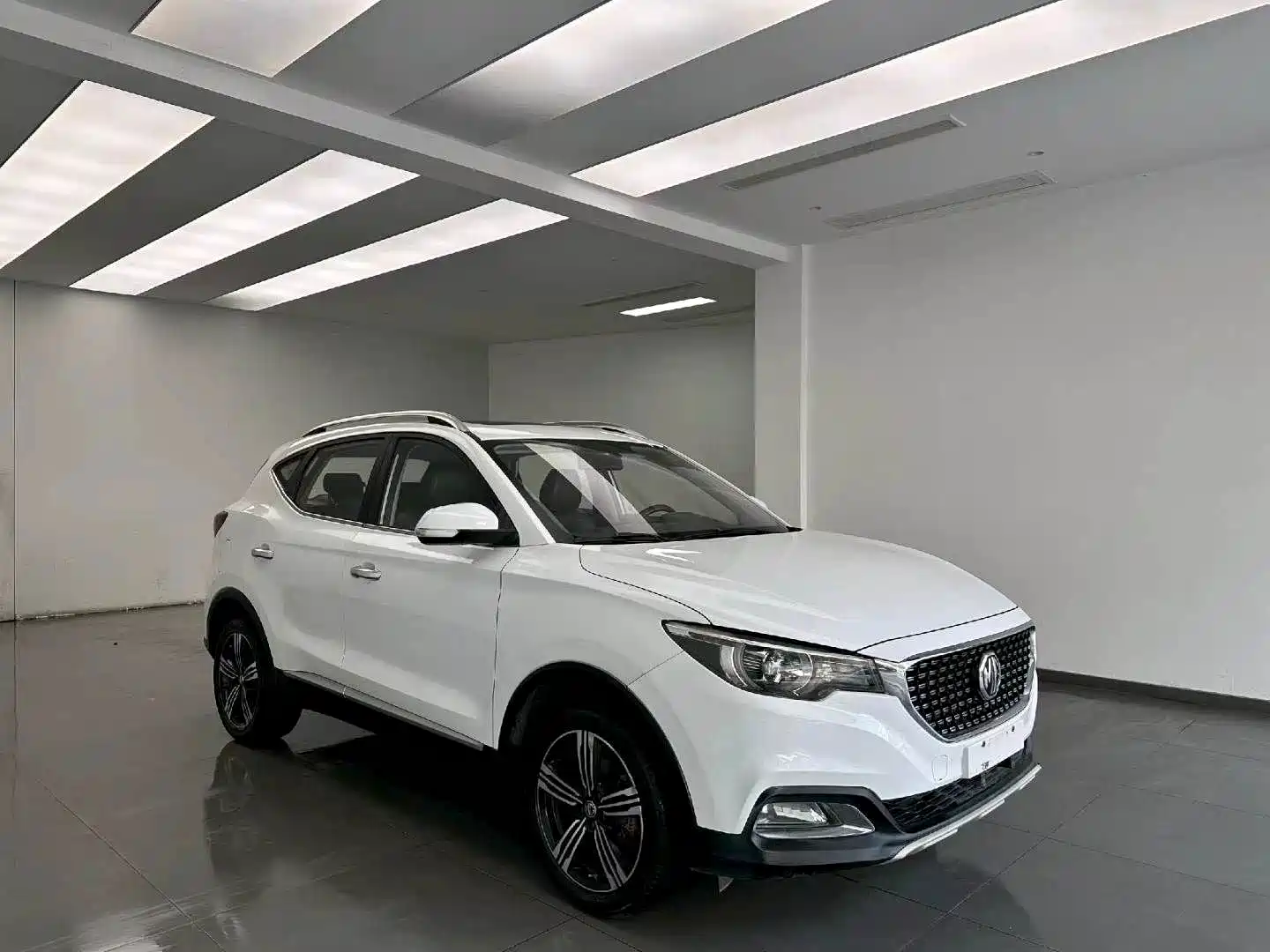 Photo 3 - MG ZS
