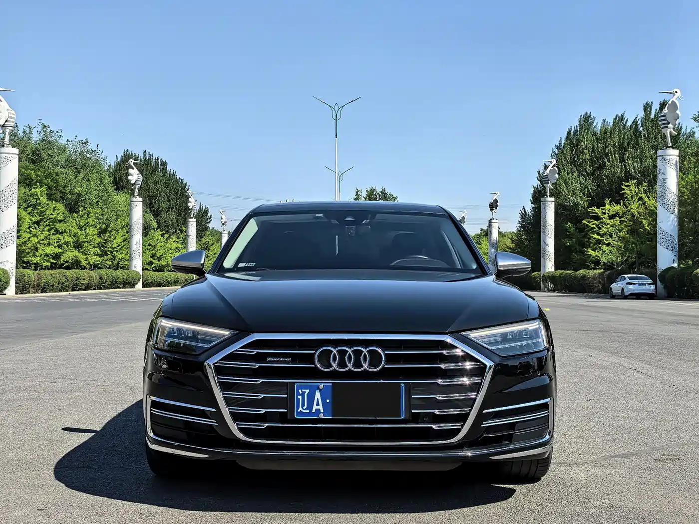 Audi A8 2022 A8L 50 TFSI quattro Comfort Collector's Edition фото 2