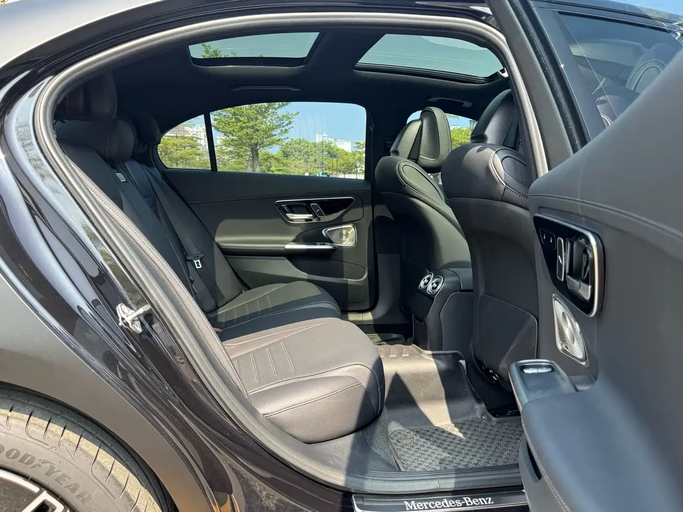 Mercedes-Benz C-Class 2023 C 260 L Night Edition Sport фото 18