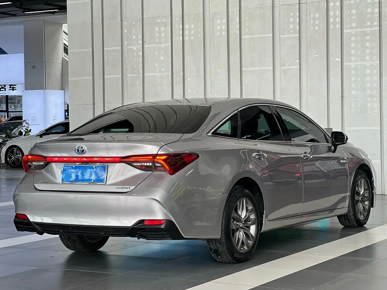 Toyota Avalon 2019 Hybrid 2.5L Luxury Edition China VI фото 13
