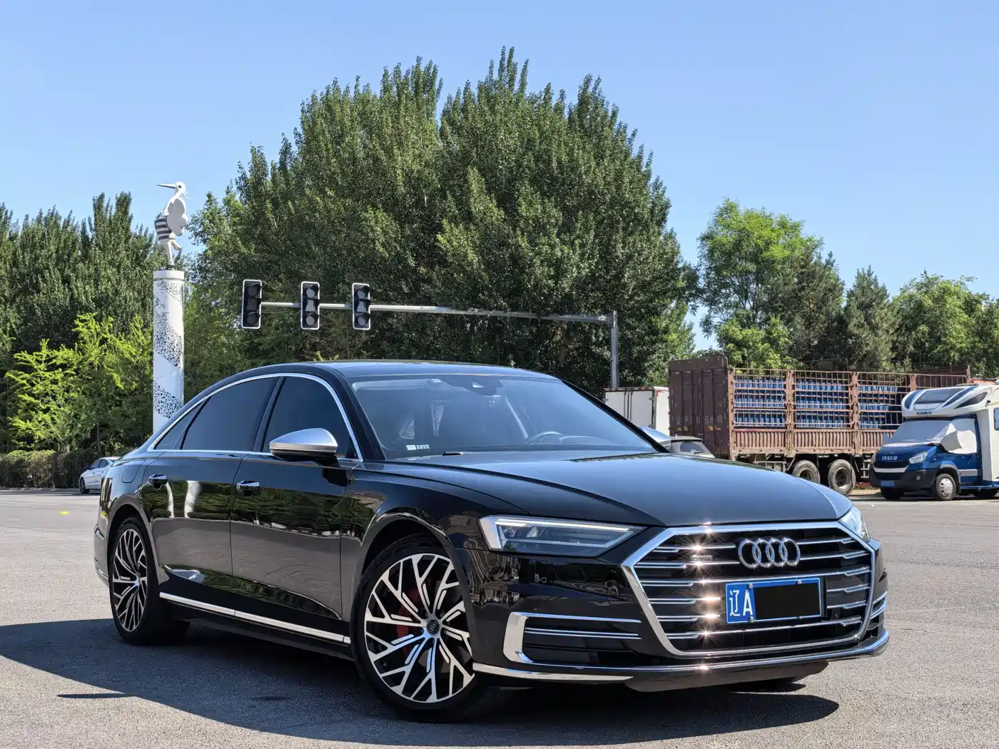 Audi A8 2022 A8L 50 TFSI quattro Comfort Collector's Edition фото 3