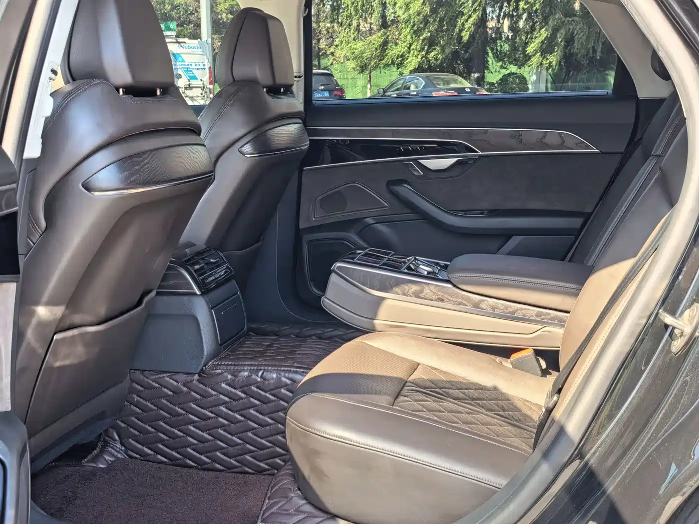 Audi A8 2022 A8L 50 TFSI quattro Comfort Collector's Edition фото 21
