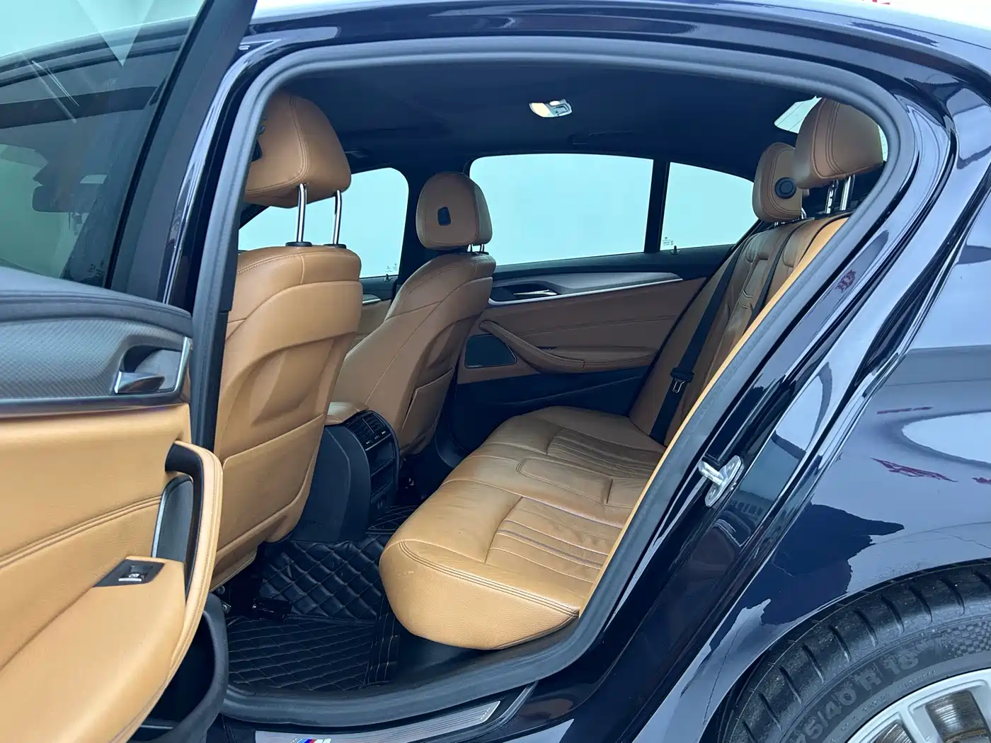 BMW 5 Series (Import) 2019 525i M Sport Package фото 10