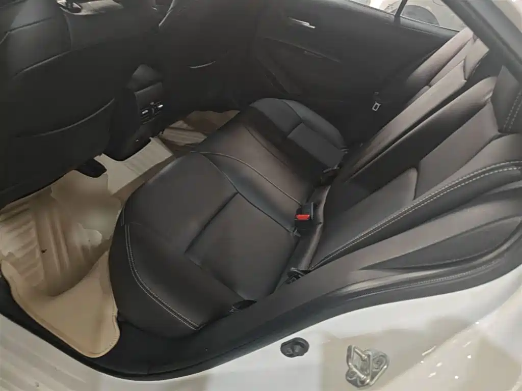 Toyota Levin 2022 185T CVT Luxury Edition фото 17