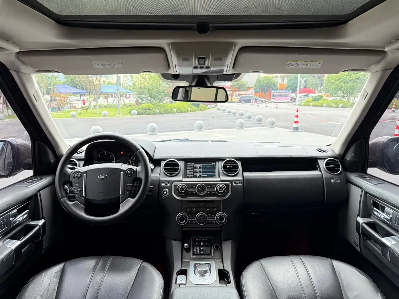 Фото 10 - Land Rover Discovery