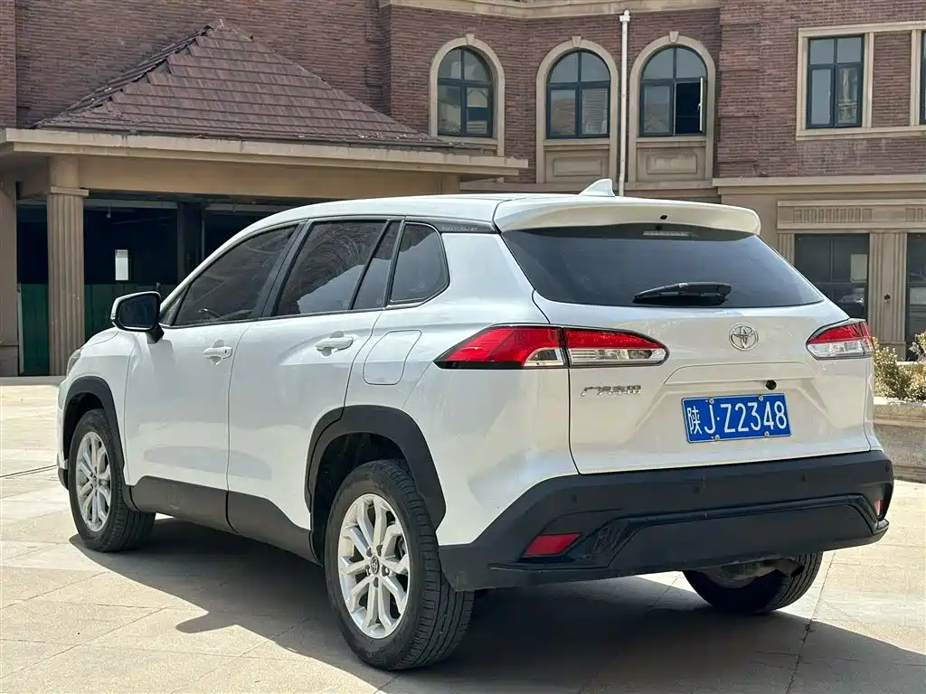 Toyota Frontlander 2024 2.0L CVT Elite Plus Edition фото 9