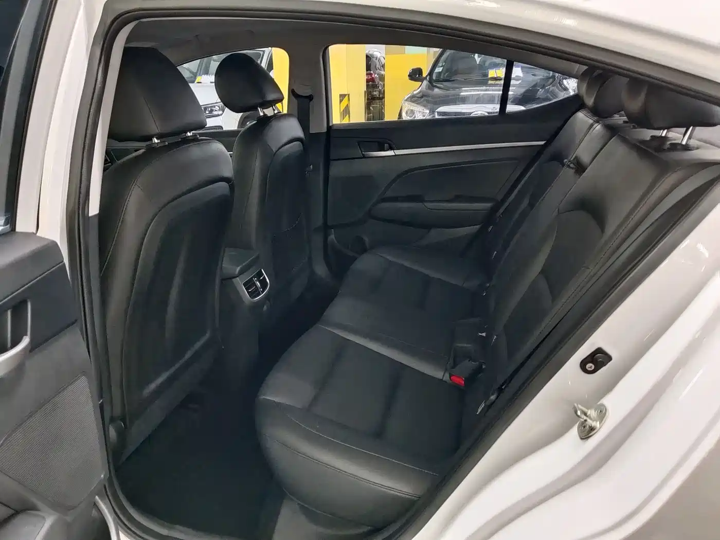 Hyundai Elantra 2019 1.5L CVT Smart Elite фото 8