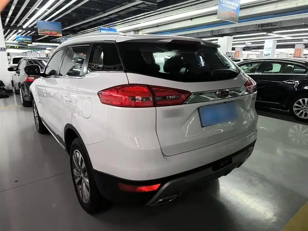 Фото 6 - Geely Boyue
