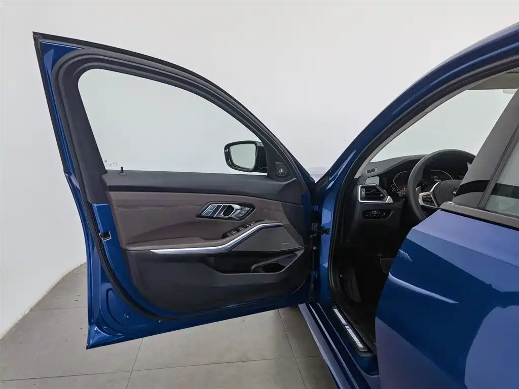 BMW 3 Series 2020 Facelift 325Li M Sport Night Edition фото 8