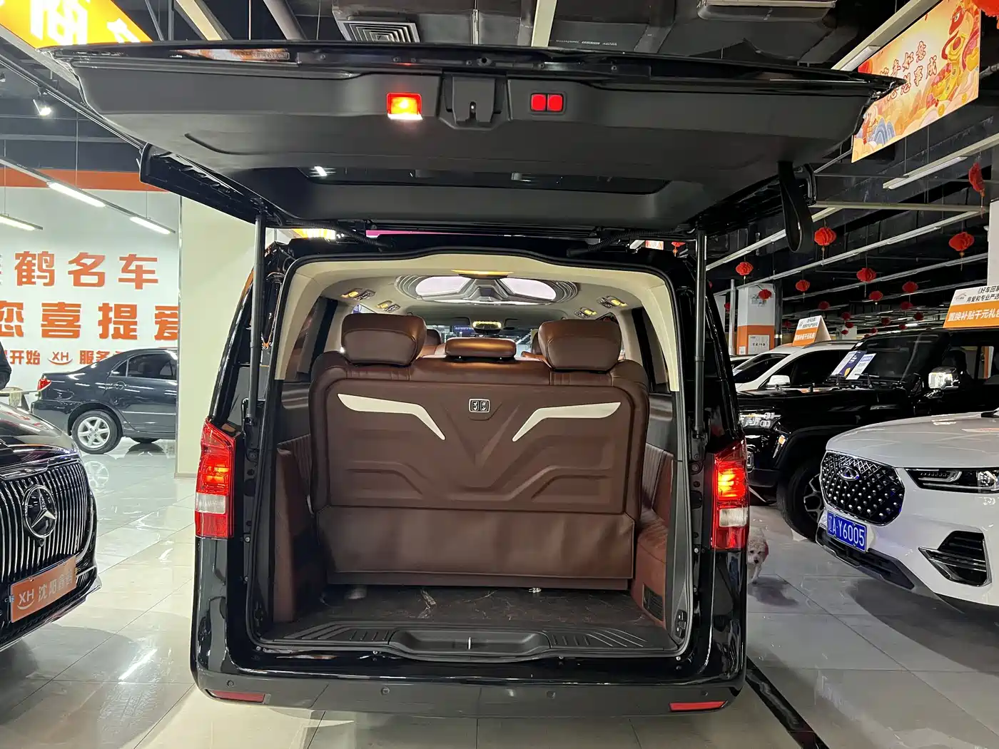 Mercedes-Benz Vito 2023 2.0T Business 7-Seater фото 19