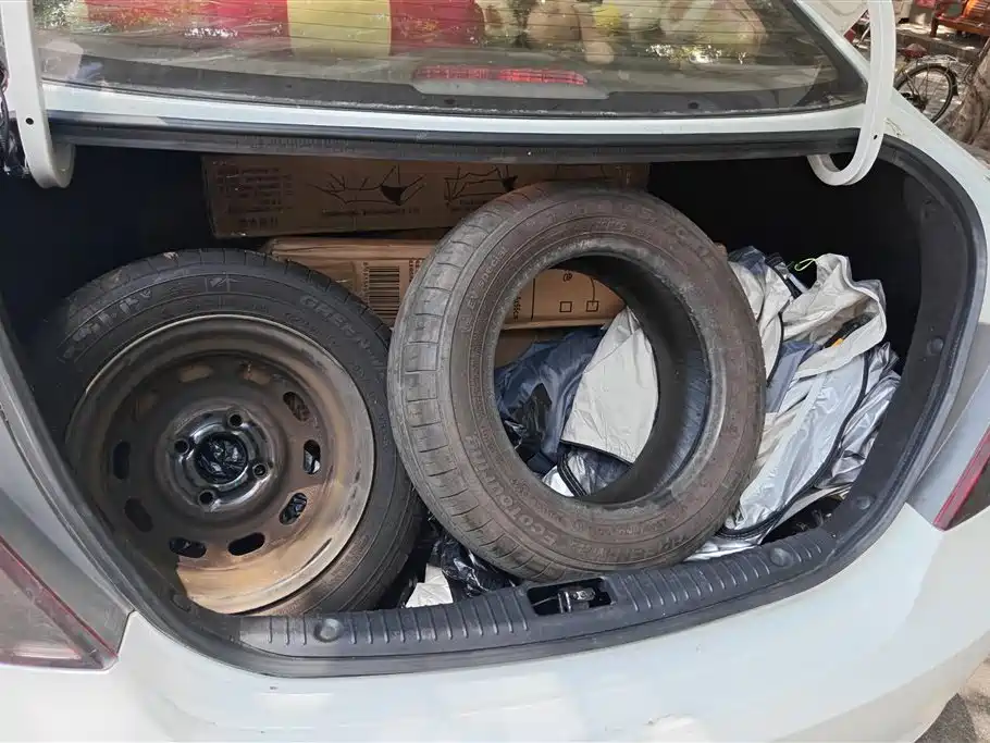 Hyundai Verna 2014 1.4L Manual Fashion GS фото 4