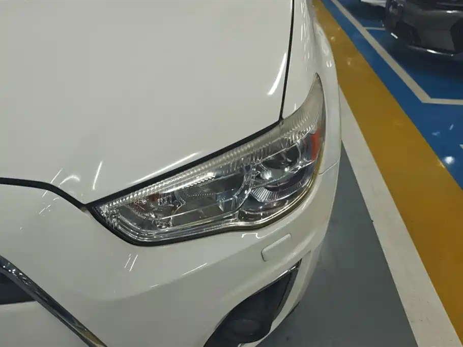 Mitsubishi ASX 2013 2.0L CVT AWD Flagship Edition фото 5