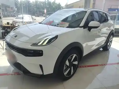 Lynk & Co 06 EM-P