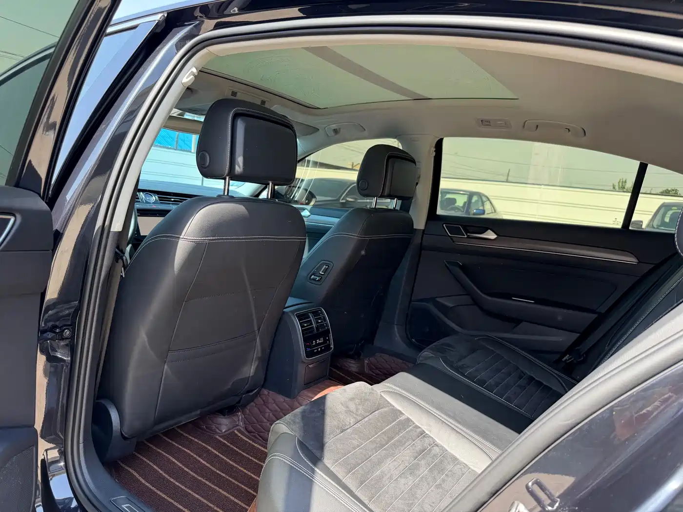 Volkswagen Magotan 2020 330TSI DSG Luxury фото 13
