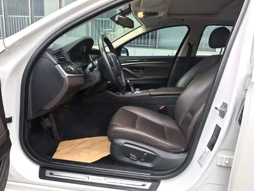 BMW 5 Series 2014 525Li Luxury Design Package фото 4