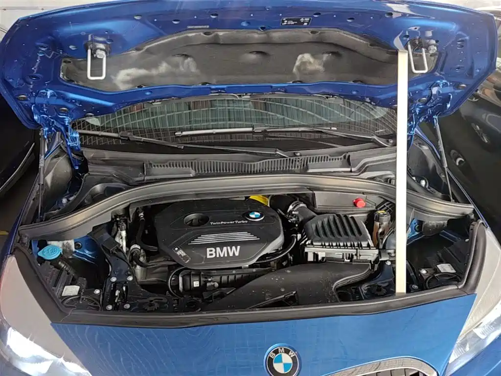 BMW 2 Series Touring 2018 218i Sport Line фото 20
