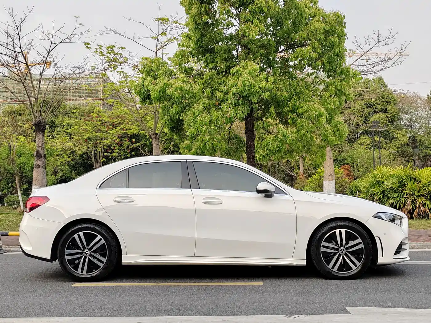 Mercedes-Benz A-Class 2019 A 180 L Sport Sedan фото 15