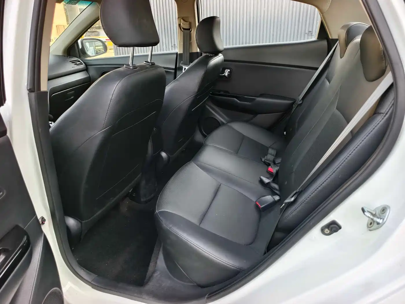 Kia K2 2012 Sedan 1.6L AT Premium ECO Commemorative Edition фото 11