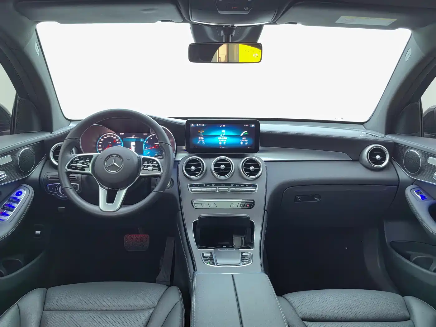 Mercedes-Benz GLC Coupe 2020 GLC 300 4MATIC Coupe SUV фото 16