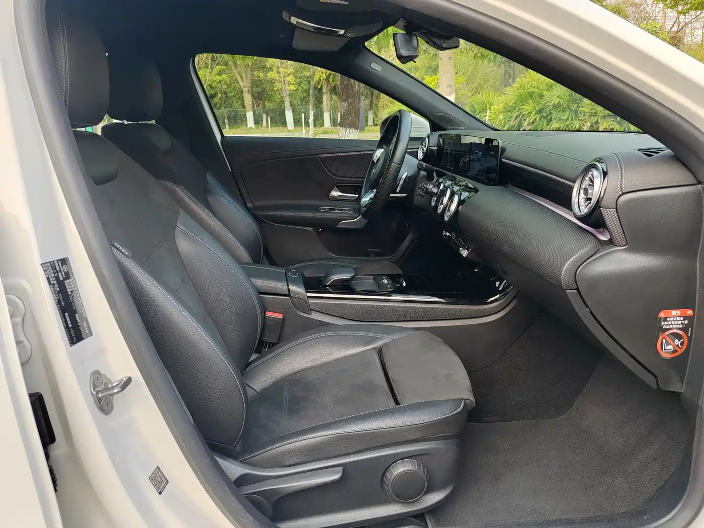 Mercedes-Benz A-Class 2019 A 180 L Sport Sedan фото 5