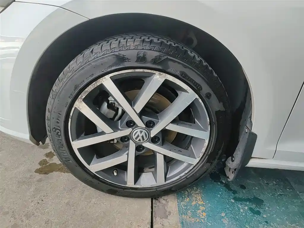 Volkswagen Golf 2018 230TSI Automatic Luxury фото 23