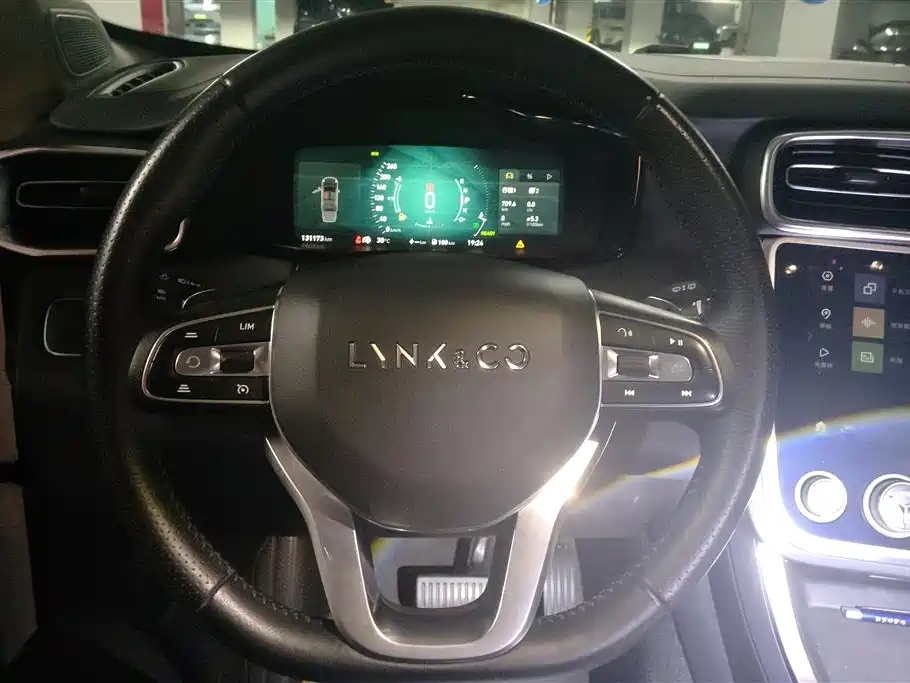 Lynk & Co 01 EM-P 2019 1.5T PHEV Pro фото 15