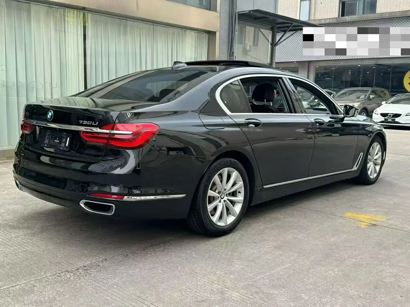 BMW 7 Series 2016 730Li Leading фото 9